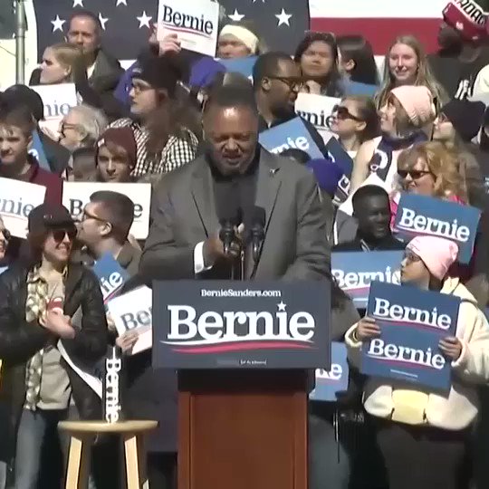Jesse Jackson Backs Bernie Sanders