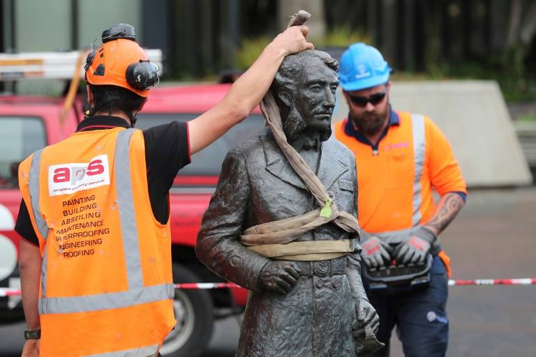 New Zealand removes statue of controversial colonist