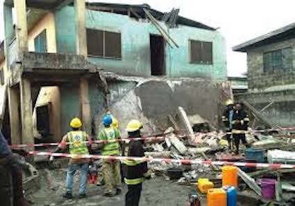 \Three Persons Trapped In A Building Rescued In Abuja
