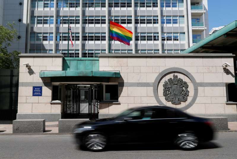 Putin Mocks U.S. Embassy For Flying LGBT Flag