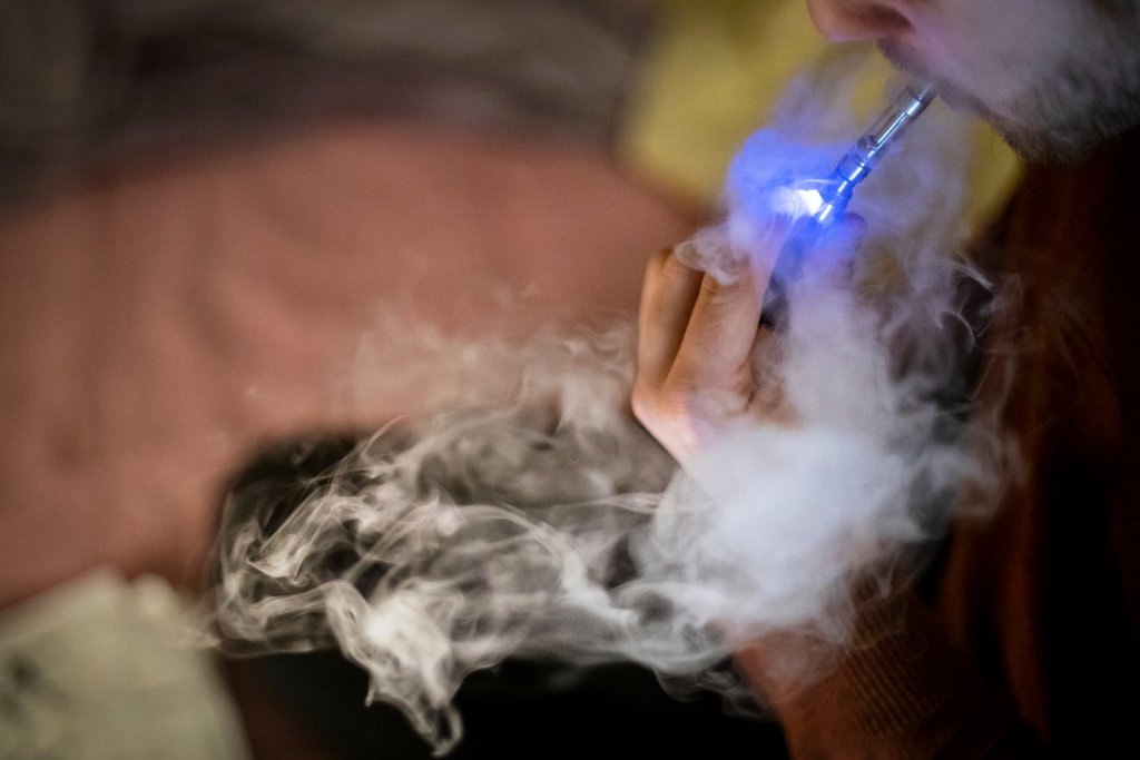 Vaping Teenagers At High Risk Of Contracting COVID-19: Scientists