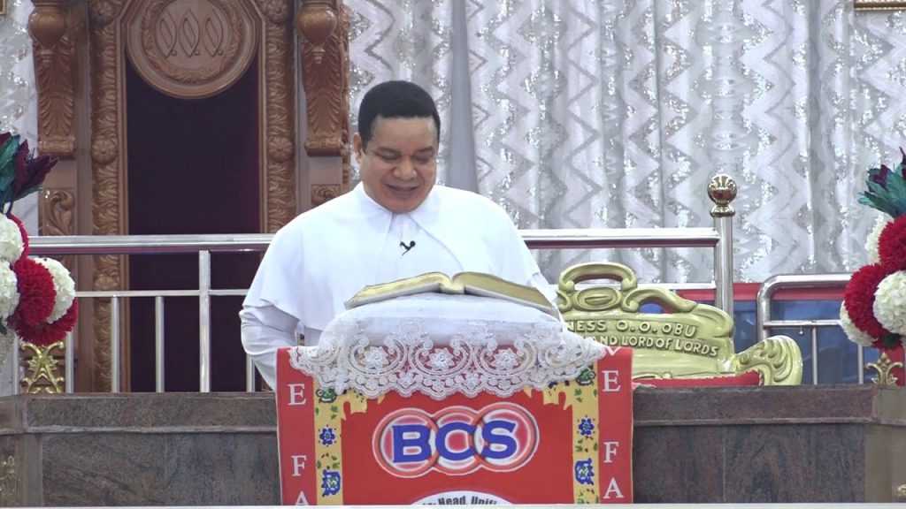 Olumba Olumba Obu Hands Over To Son, To Be Coronated As ‘King Of Kings ‘