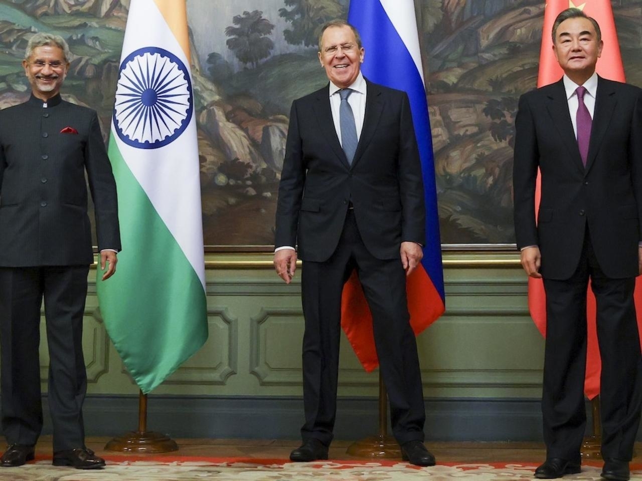 China, India De-Escalate Border Tension After Russia Meeting
