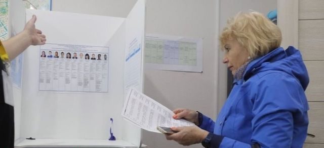 Putin’s Party Faces Biggest Test As Russians Vote (1)