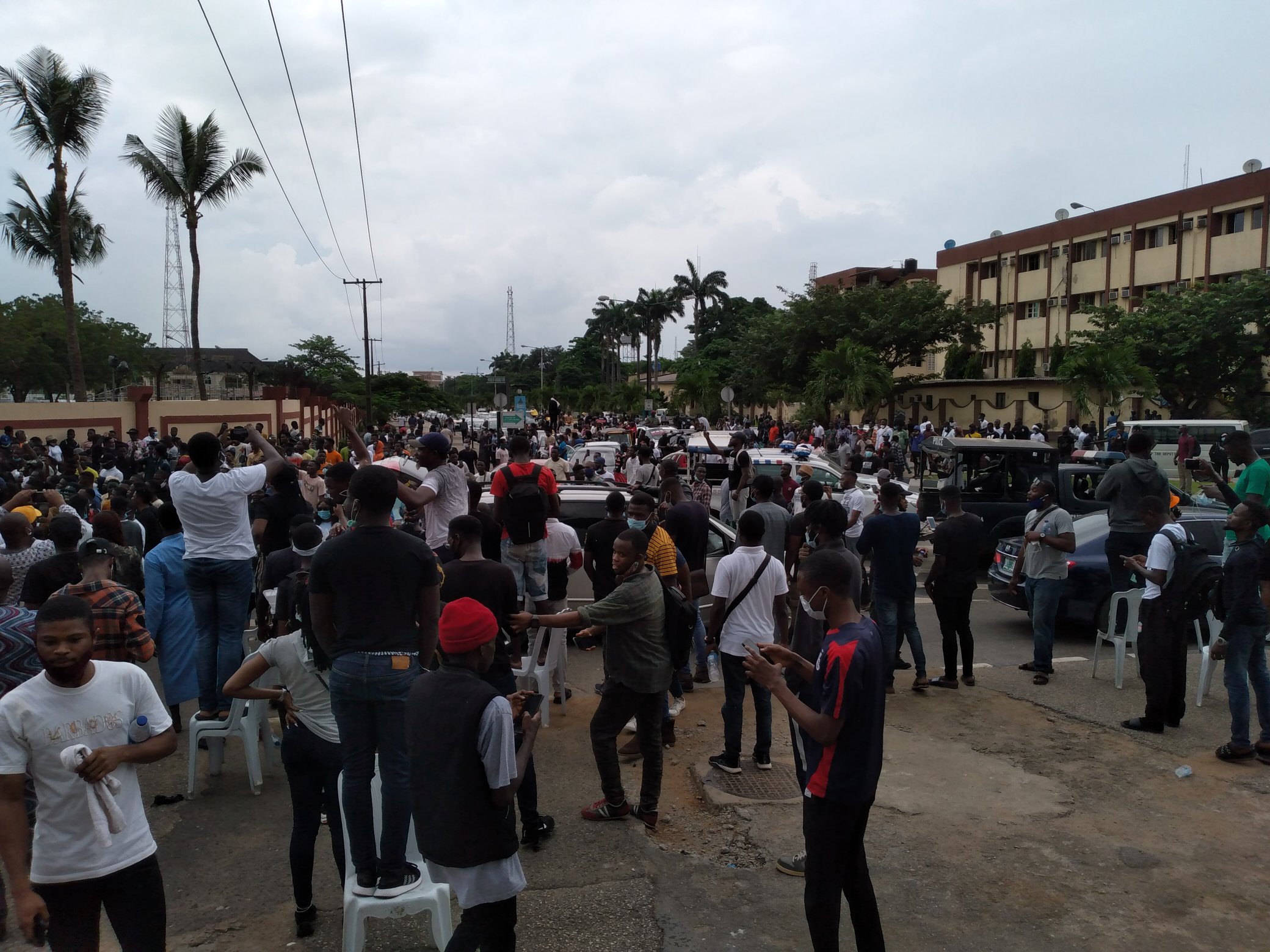 End SARS protests hit Lagos Secretariat, Gov’s Office, Assembly