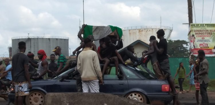 Protesters defy Obaseki’s curfew, mount roadblocks