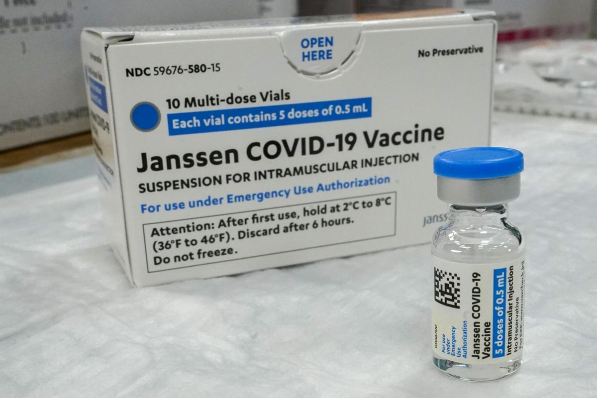 Covid-19 US Suspends J&J Vaccine Over Clot Reports