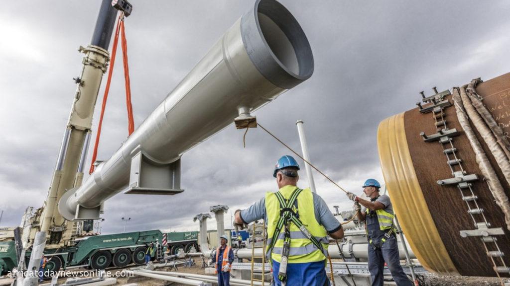 Germany Suspends Controversial Russian Pipeline Project