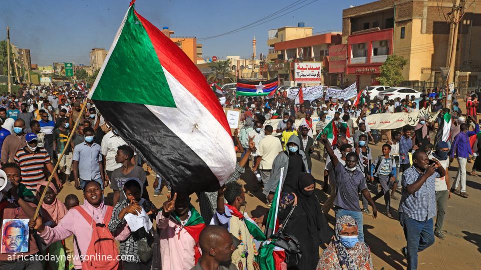 Sudanese Hold Rally Against Military Rule And Economic Crisis