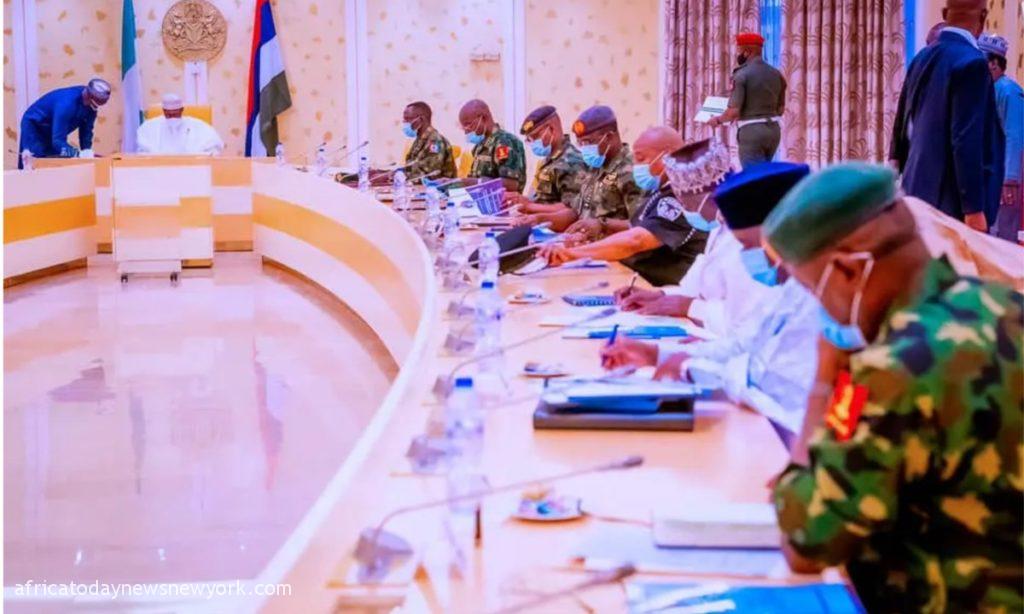 Buhari Hosts Security Chiefs In Another Closed-Door Meeting