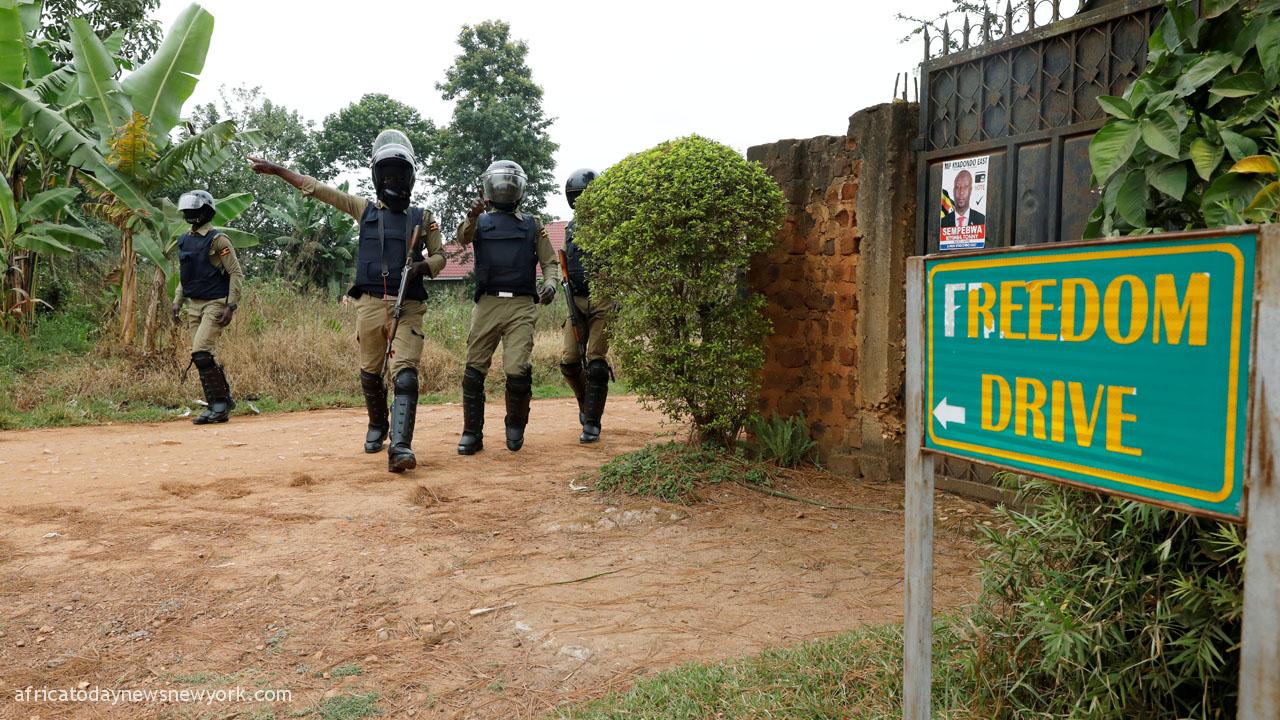 DR Congo Rebels Force Open Border Post With Uganda