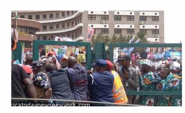 Journalists Teargased, Chased From APC Convention