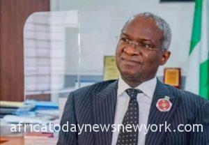 Fashola Advices Nigerians To Vote By Experience, Not Anger