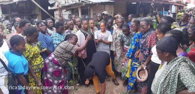 Women Place Curses On Perpetrators Of Owo Church Massacre