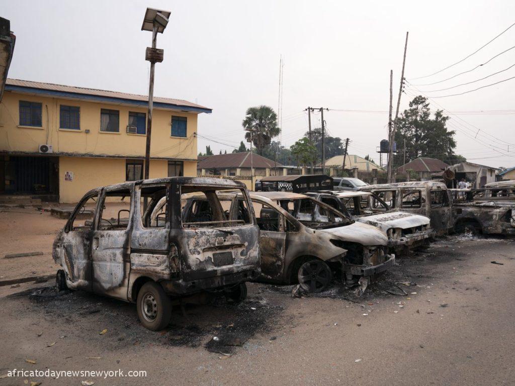 Uproar As Kuje Prison Warders Claim Terrorists Stole ₦82m, $36,000