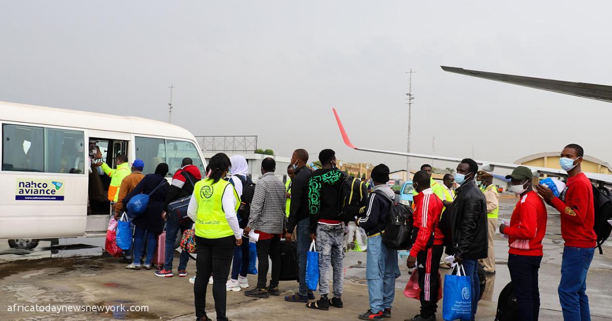 174 Nigerians Arrive From Libya, 23 Sick