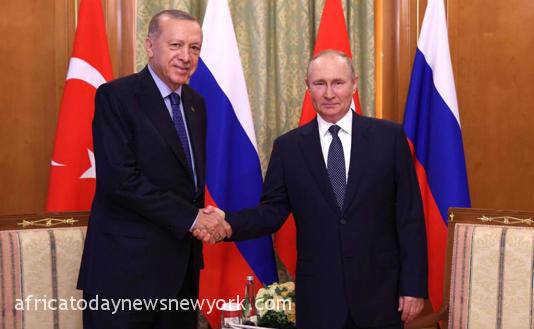 Putin Praises Erdogan For Role In Shipment Of Ukraine Grain