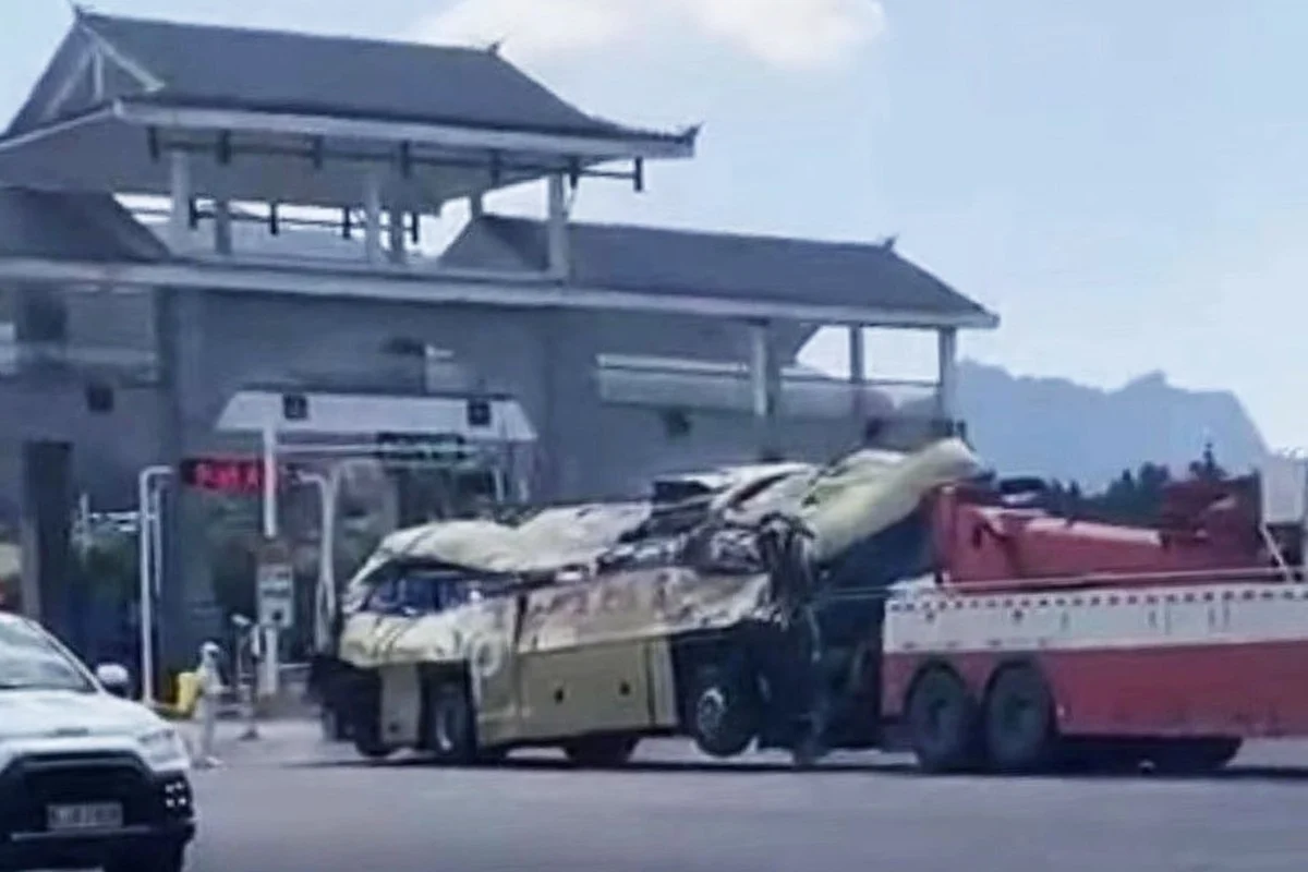 China Quarantine Bus Accident Leaves 27 Dead, Injures 20