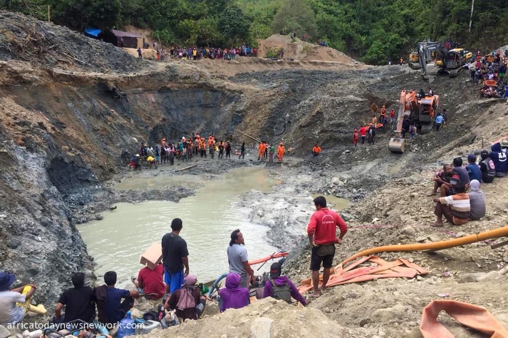 Seven Die In Horrible Mine Gold Landslide In Indonesia