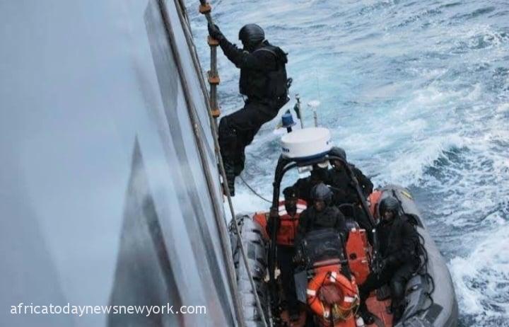 10 Crew Members Of Capsised Vessel Rescued By Navy In Lagos