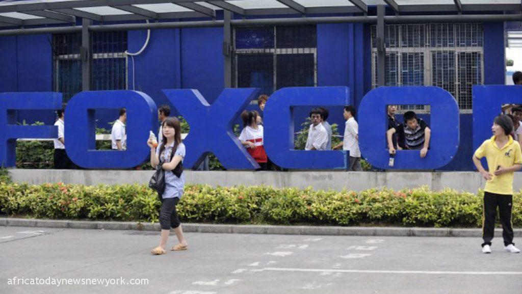 Violent Protests Rocks Largest iPhone Factory In China