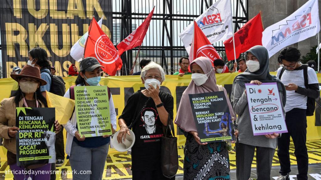 Ban On Pre-Marital Sex Okayed By Indonesia Parliament
