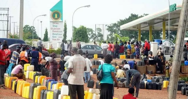 Nigerian Govt Constitutes 14-Man Panel To End Fuel Scarcity