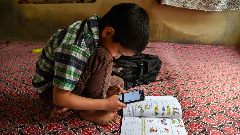 Unesco Urges Ban On Smartphones In Schools