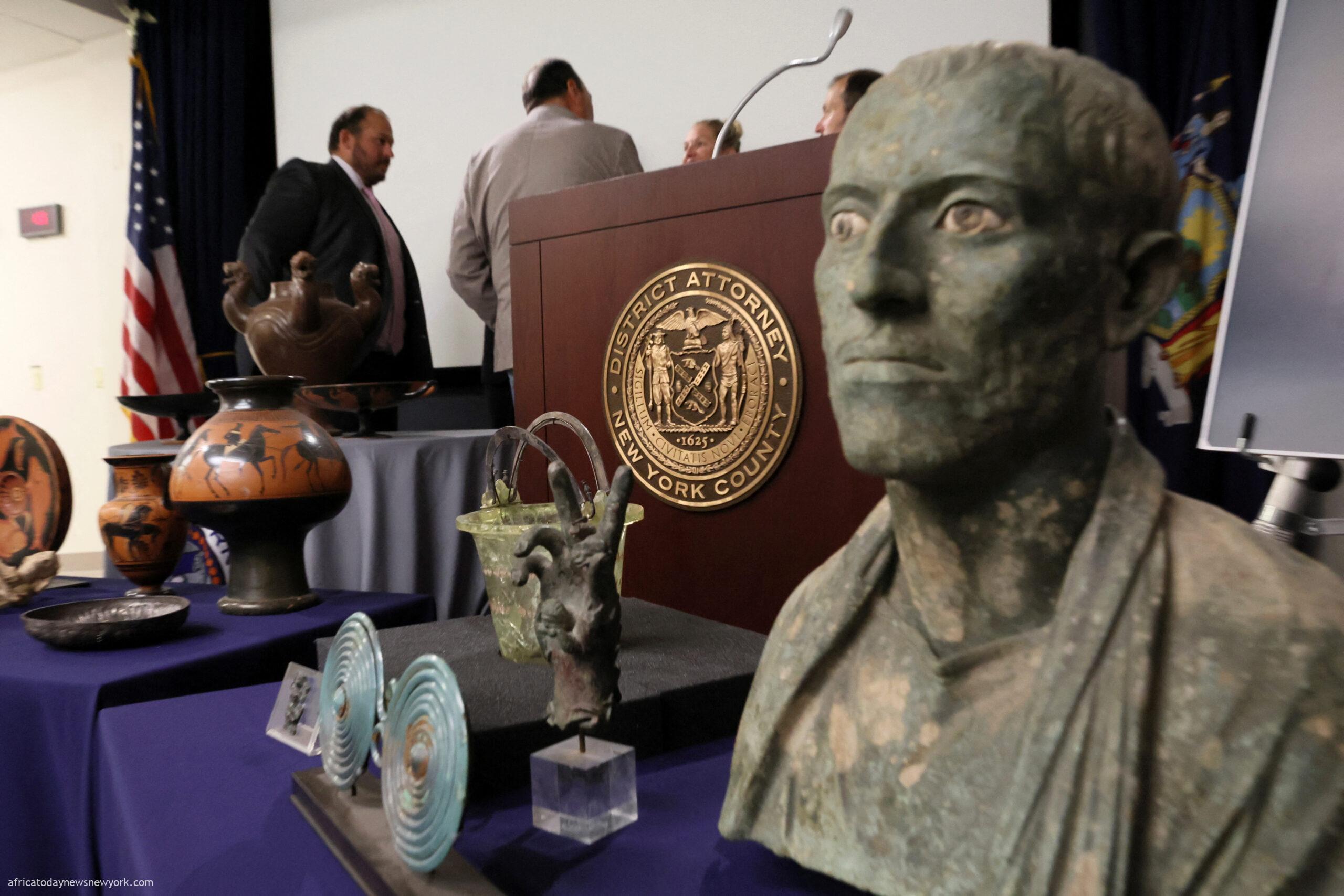US Finally Returns Over 40 ‘Stolen’ Antiquities To Italy