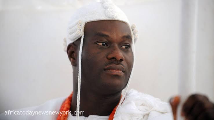 Ooni Urges FG For Tough Action Against Dollar Hoarders