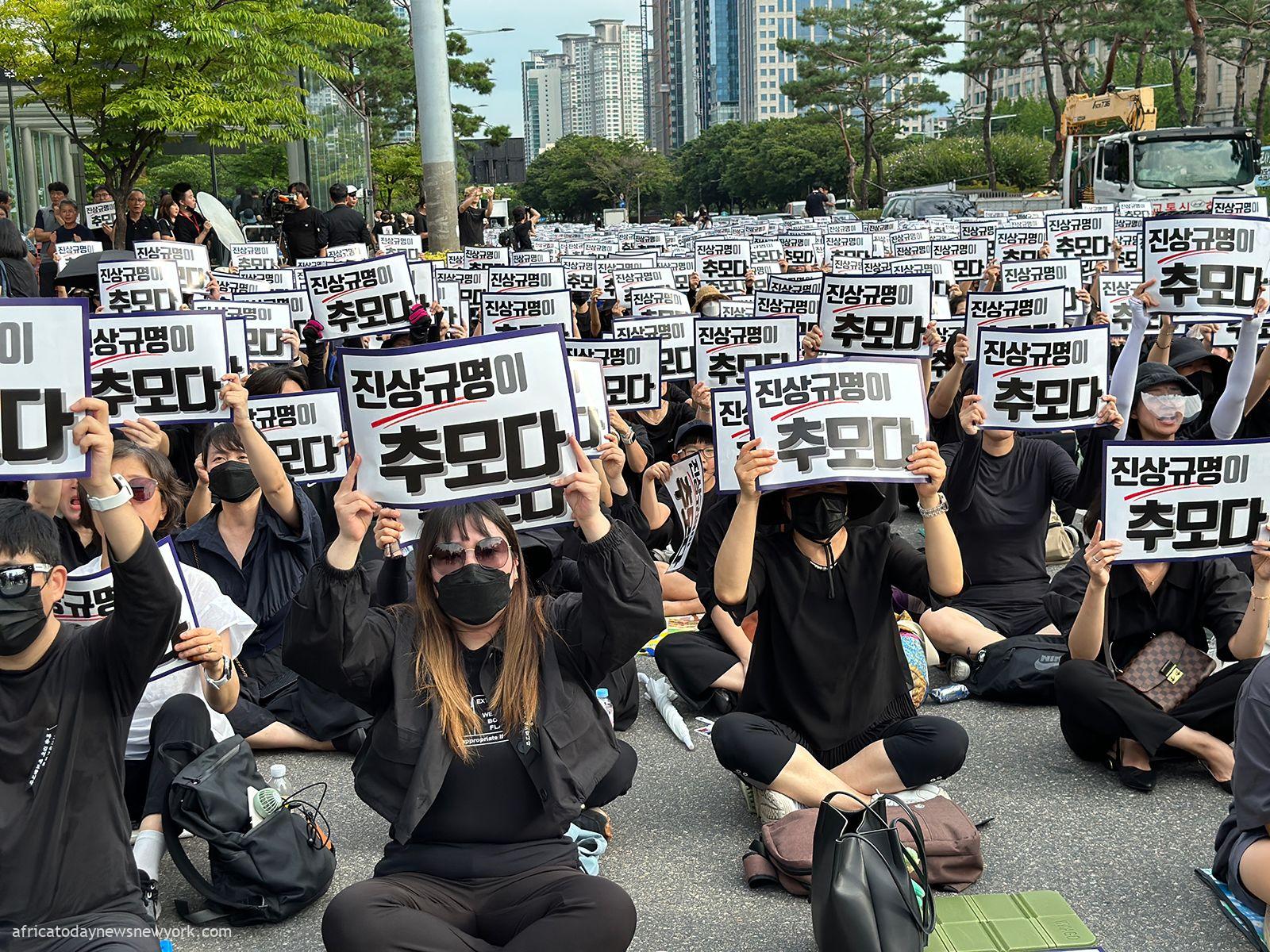 South Korean Teachers Rally Against Abusive Parents