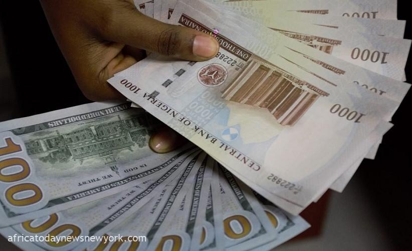 Nigerians Groan As Naira Slumps Further, Exchanges 1,190 $