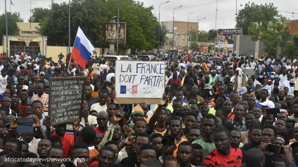 End Of An Era France Shuts Down Embassy In Niger