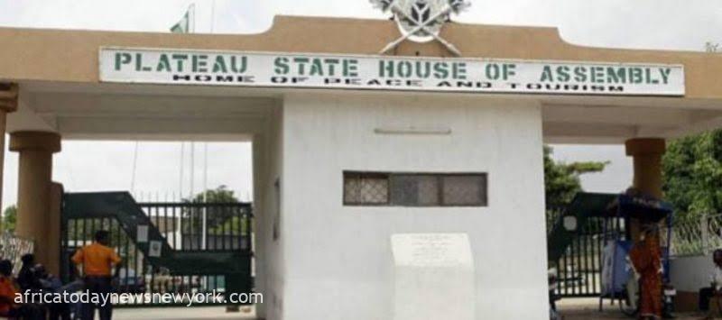 Controversy As Sacked Plateau PDP Lawmakers Vow To Resume