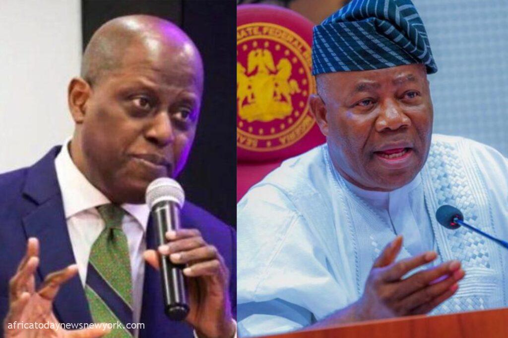 Nigeria's Senate Summons CBN Governor Over Naira’s Free Fall