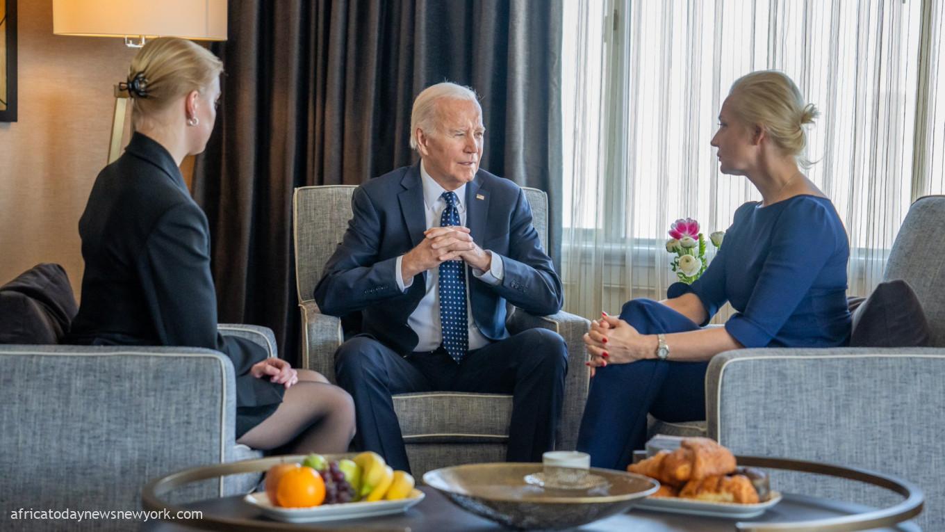 Biden Meets With Navalny’s Widow, Daughter – White House