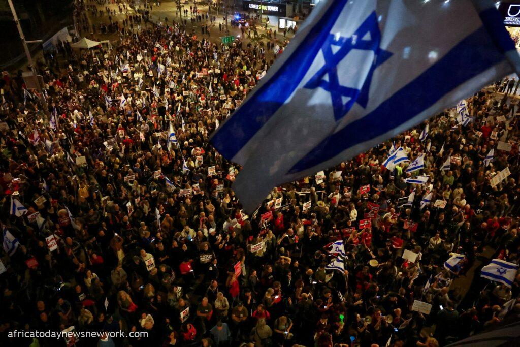 Gaza war Thousands Of Israelis Rally Against Netanyahu
