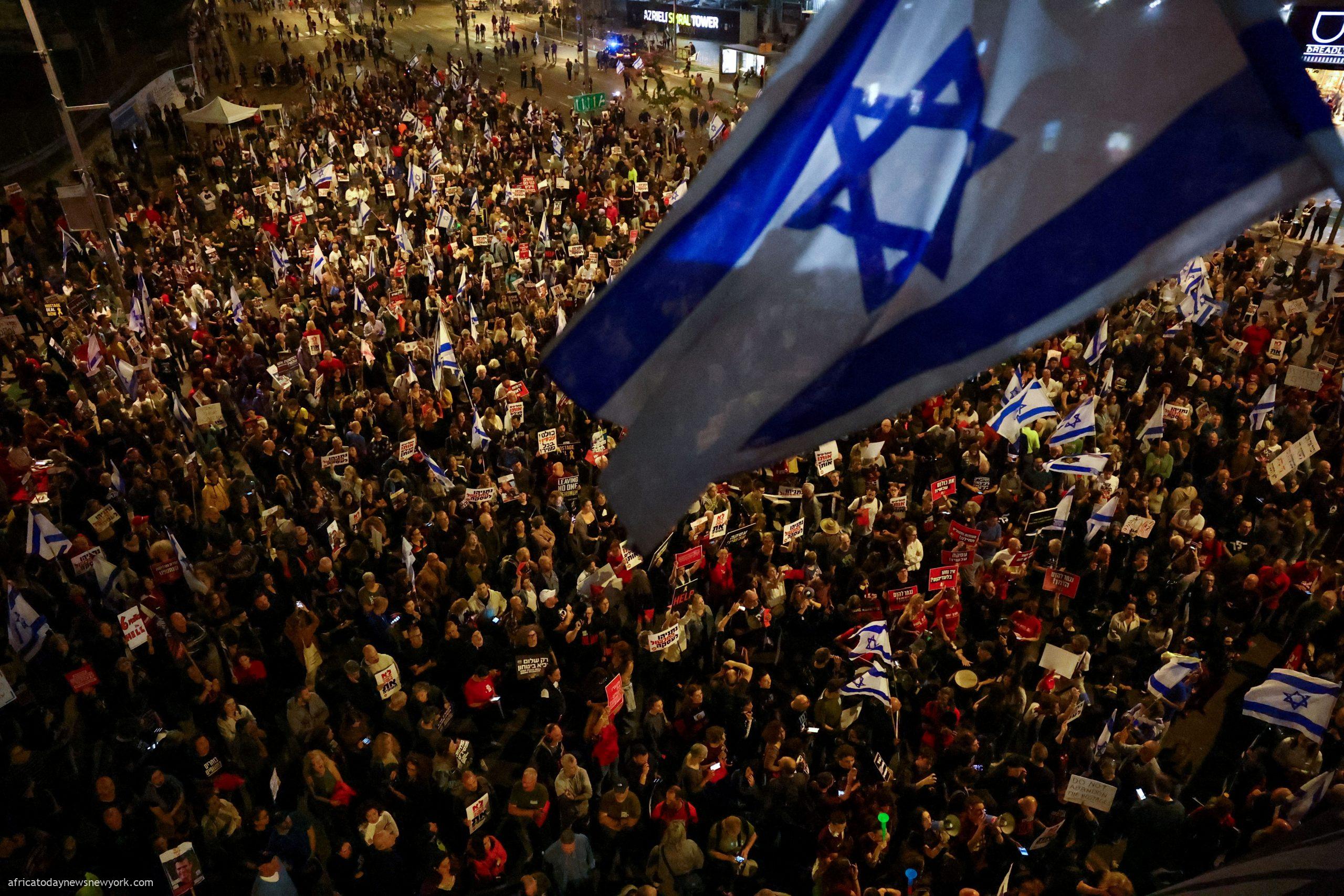 Gaza war Thousands Of Israelis Rally Against Netanyahu