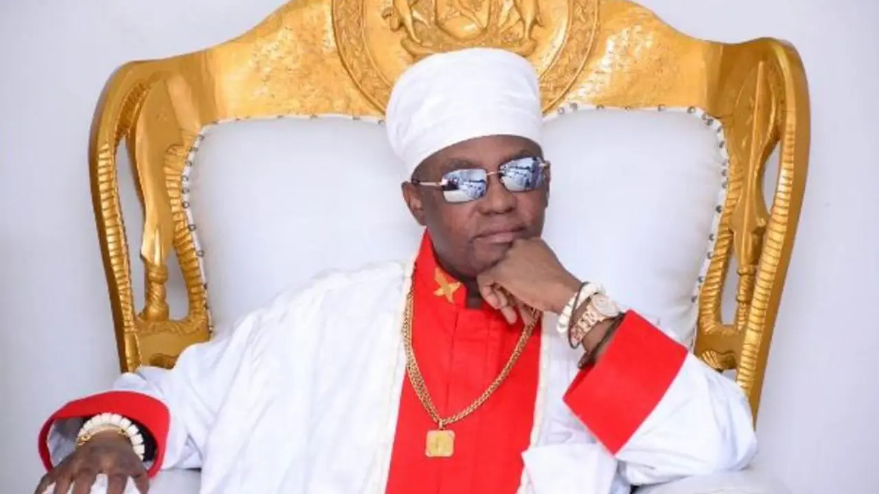Oba Of Benin Suspends 5 Chiefs For Visiting Ooni