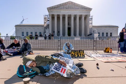 US Supreme Court Mulls Ban On Homeless People Sleeping Outside
