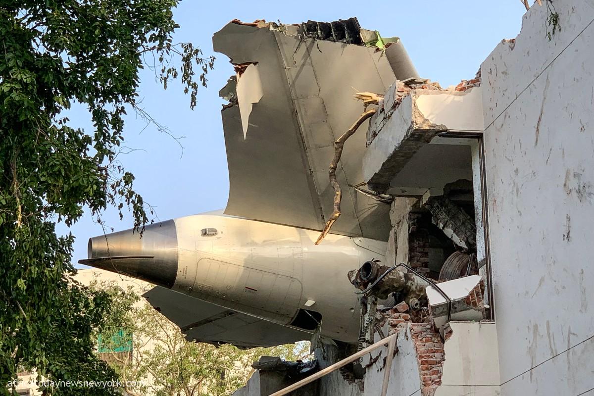 India Plane Crash Only One Survives Out Of 242 Onboard