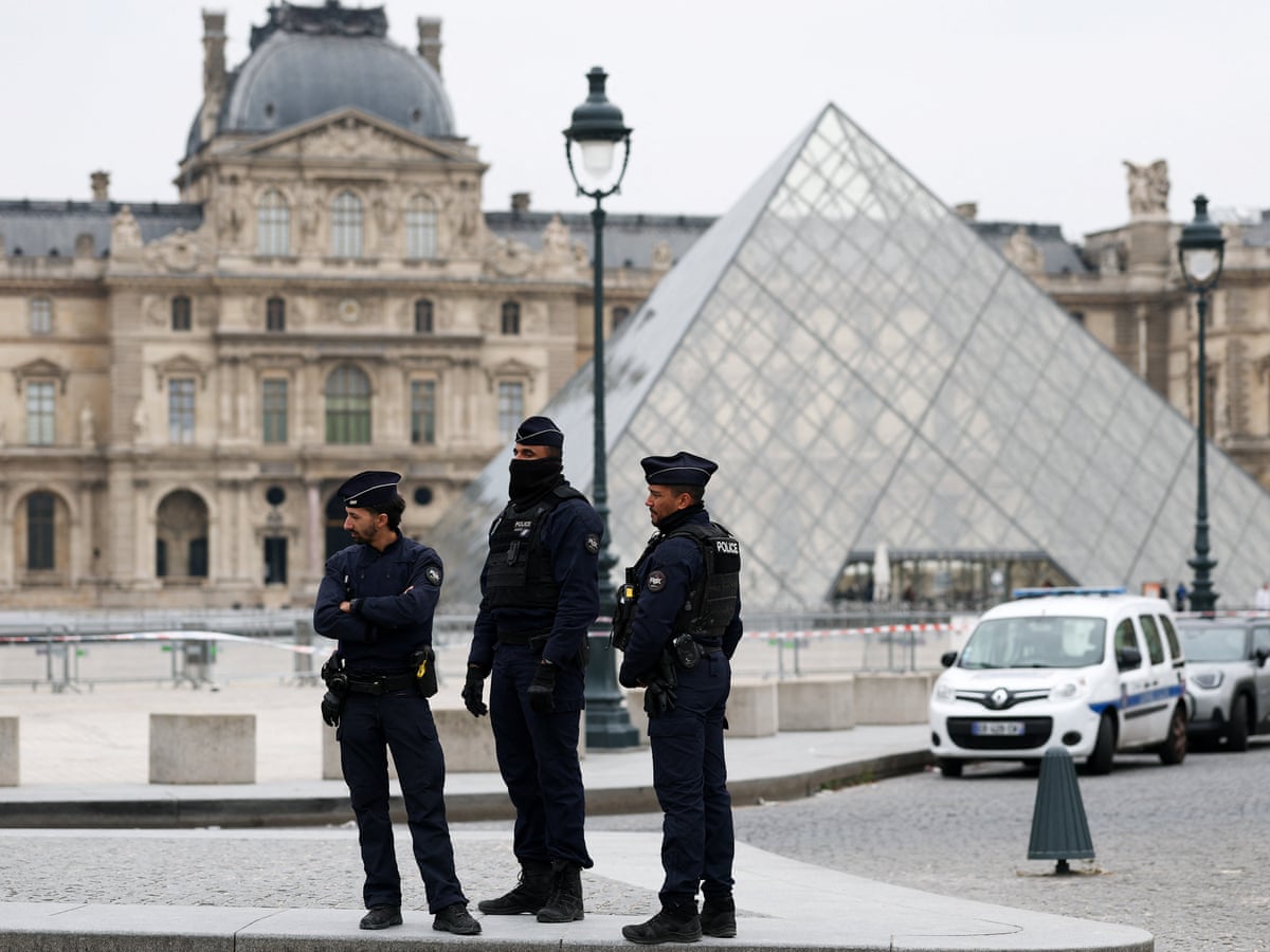 Louvre Heist Security Concerns Grow After Ex Burglar Warning