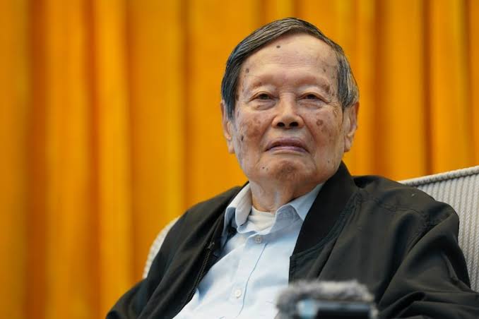 Chen Ning Yang: Nobel Physicist Dies At 103