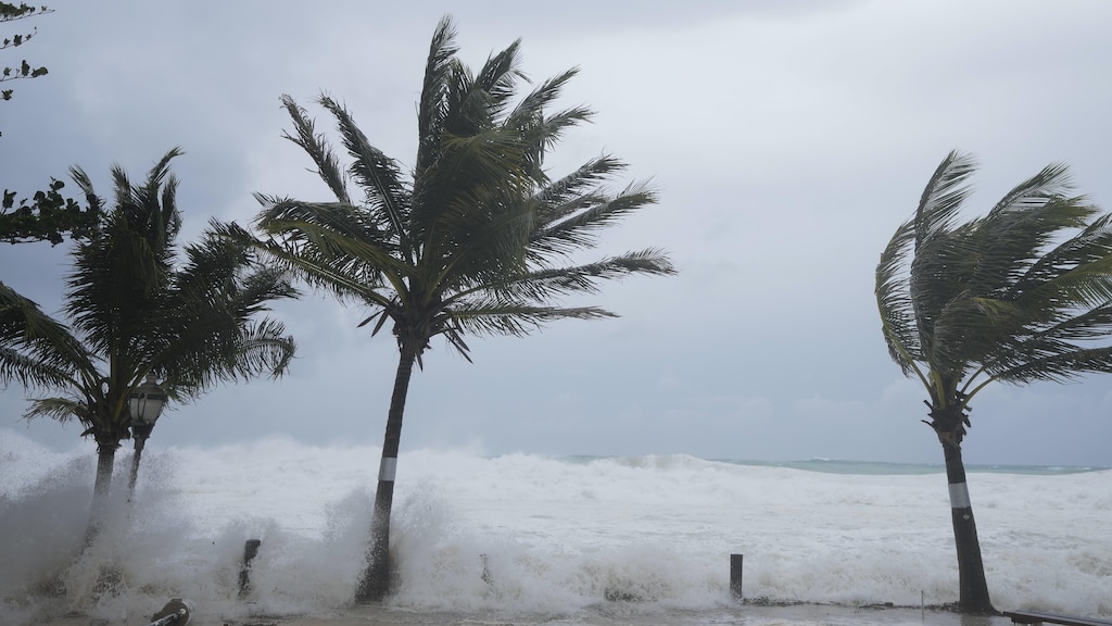 Hurricane Melissa Jamaica Warnings As Category 5 Storm Nears