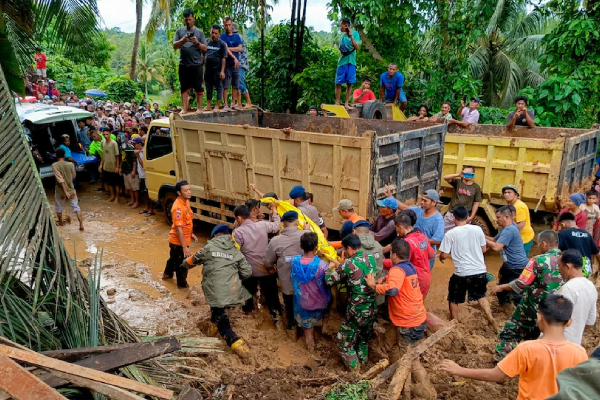 10 Dead In Indonesia Following Floods, Landslides