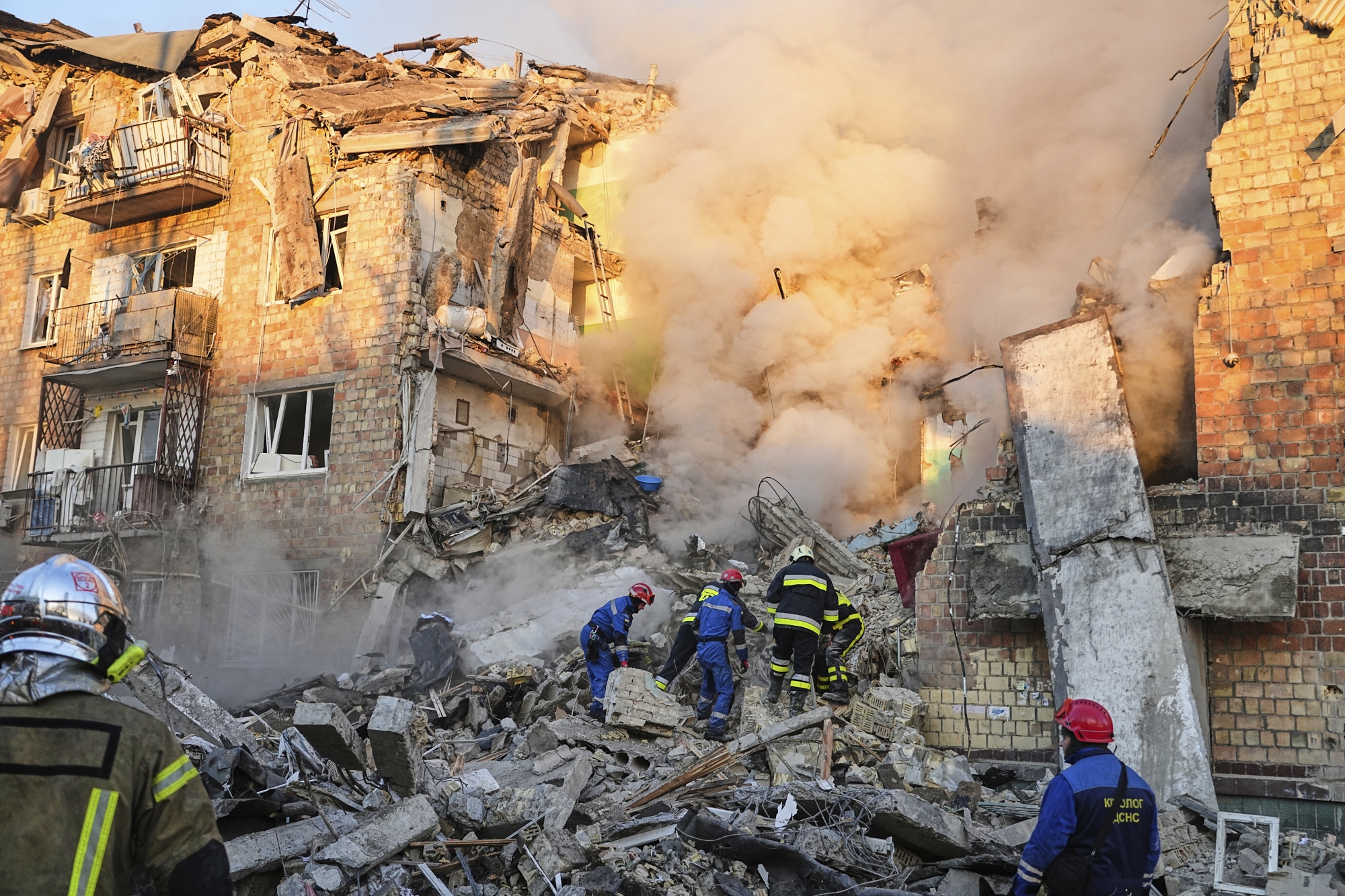 Russia Kyiv Attack Kills Four, Injures Dozens In Major Strike