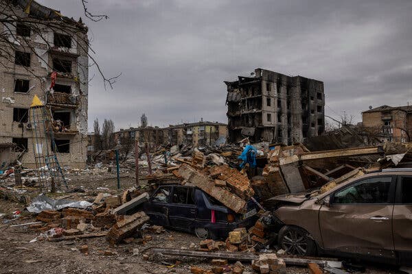 Russian Airstrikes Kill Nine Civilians in Ukraine