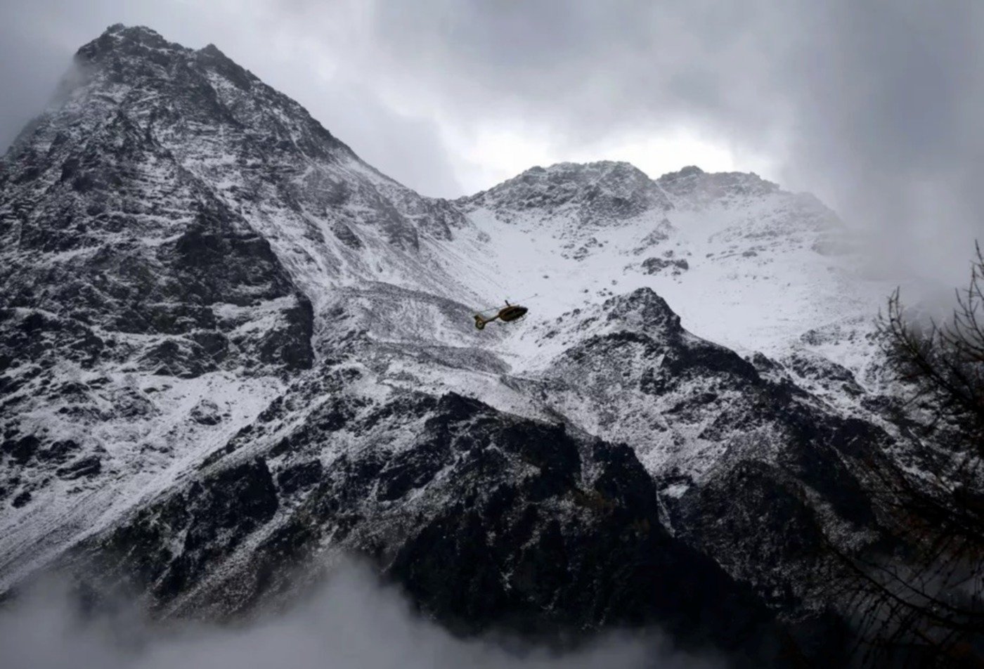 Avalanches Leaves 13 Dead Across Northern Italian Mountains
