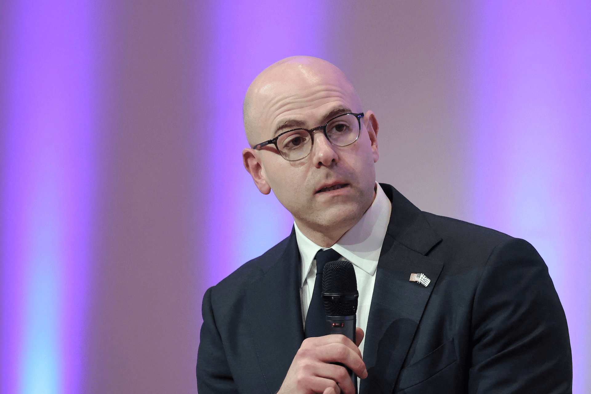Federal Reserve Governor Miran Quits White House Position