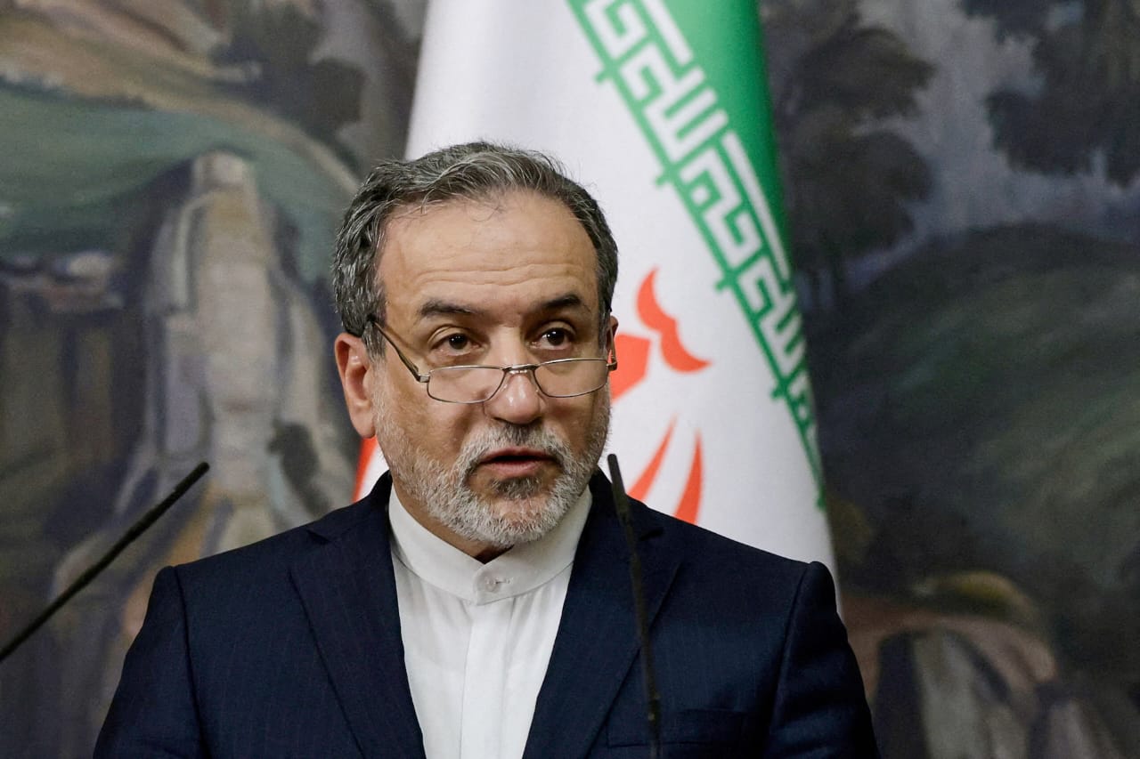 Nuclear Pledge From Iran Makes Peace 'Reachable,' Says Oman